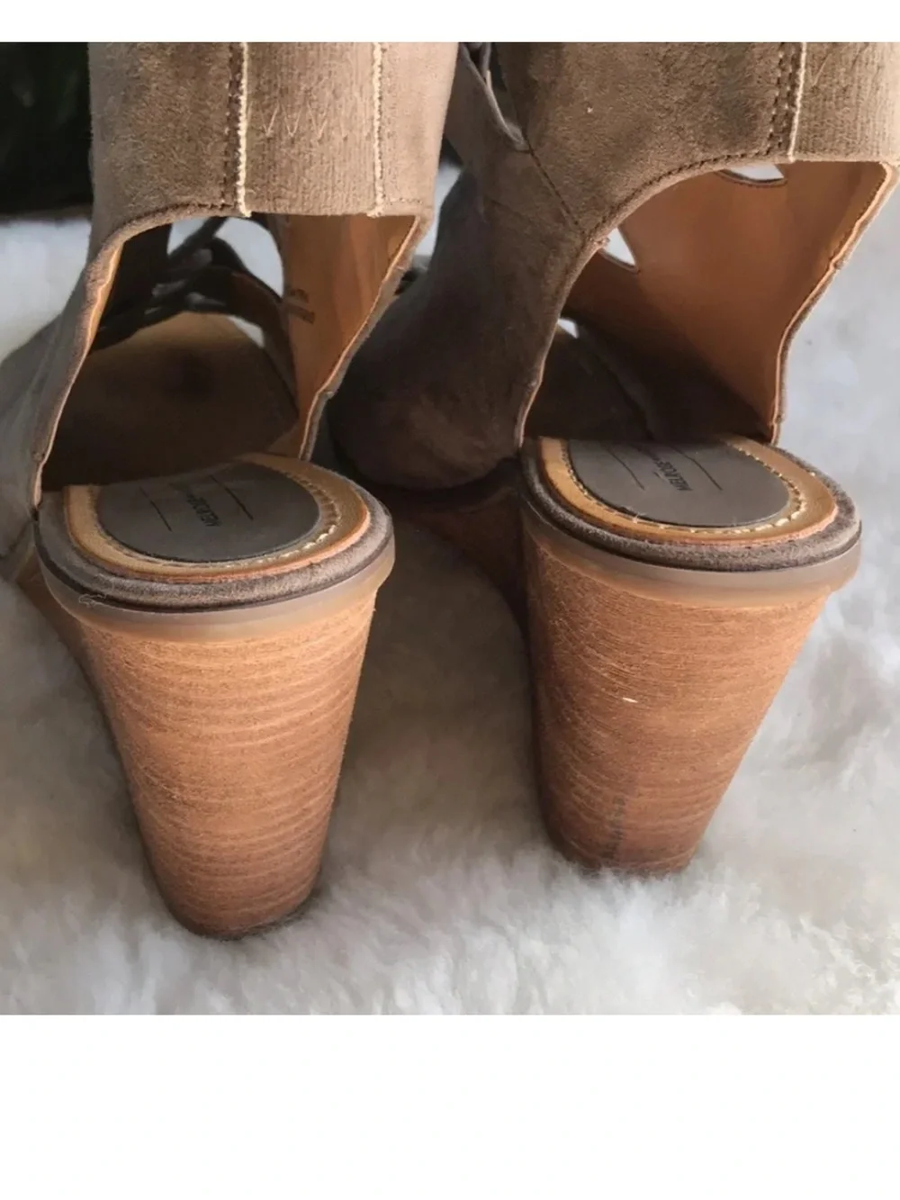 Melrose & Market taupe wedge lace-up sandal 10